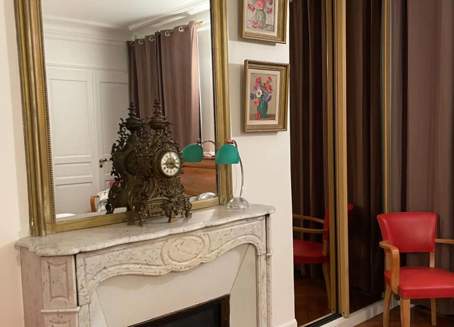 Cote Dumas Paris Apartment